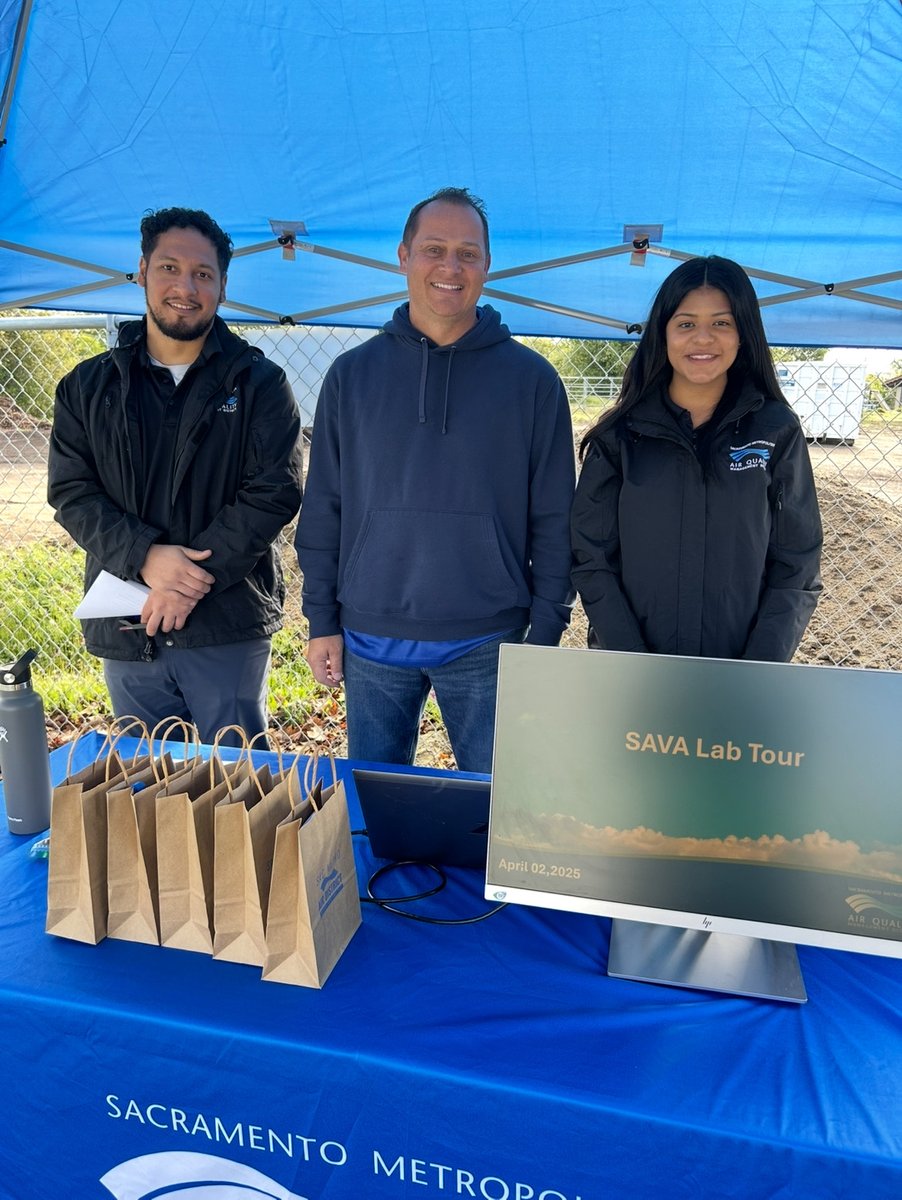 SAVA_Charter's tweet image. Breathing in knowledge and clean air! 🌎✨ SAVA Twin Rivers students dove into the Clean Air Act and air pollutants at the Sacramento Metropolitan Air Quality Management District—learning how to protect our planet one breath at a time! 🌱 #SAVACharter #GCCCharters @AQMD