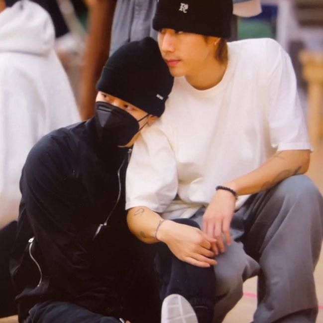 markson archive tweet media