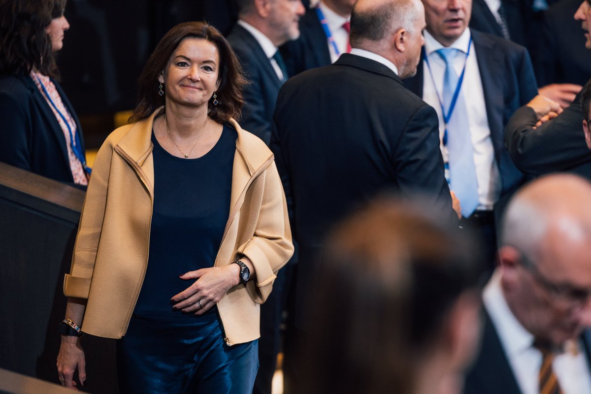 MZEZ_RS's tweet photo. At #NatoForMin meeting minister @tfajon stressed the strategic importance of the #WesternBalkans region. “We do not hide our concern over the recent secessionist actions in #RepublikaSrpska & at the same time we’re closely monitoring developments in #Serbia. We need strong countries in the Western Balkans that will continue their path towards the #EU 🇪🇺” - @tfajon.
#NatoForMin