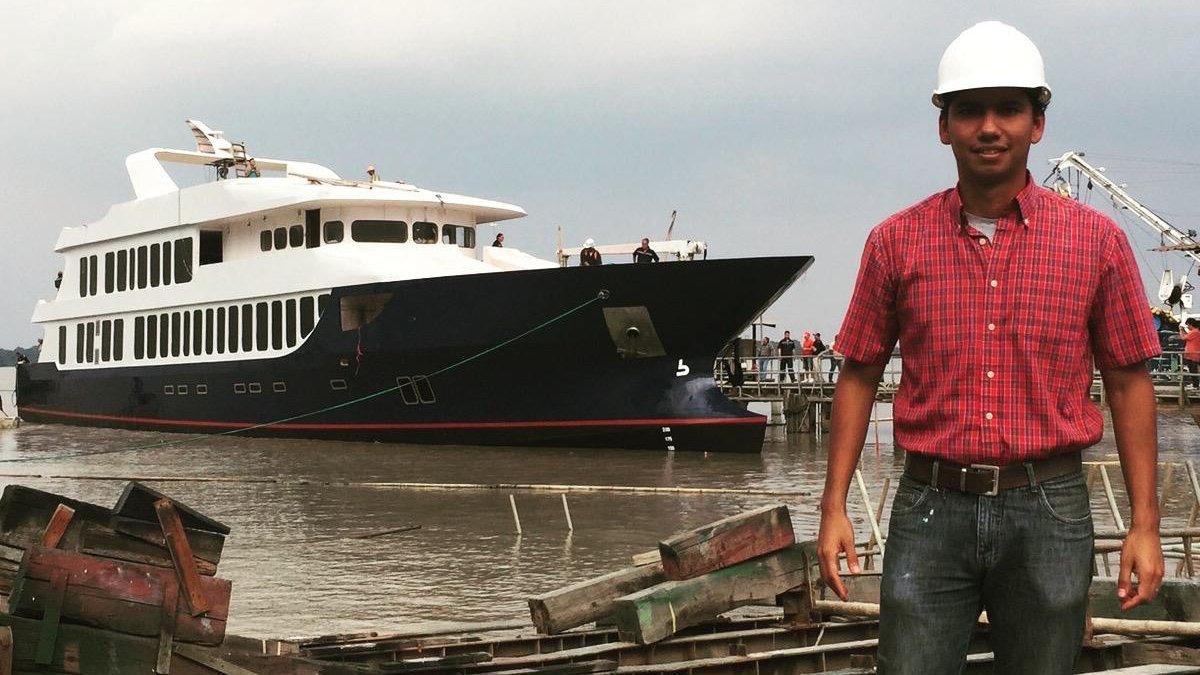 Ernesto Dávalos Funes es Ingeniero Naval, miembro de la comunidad #AlumniESPOL. Su historia de éxito comenzó cuando adquirió experiencia trabajando en astilleros navales locales. Sacó adelante su propio emprendimiento y, actualmente, desarrolla su empresa en Dallas, Estados