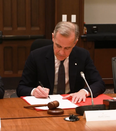 mountaincl33089's tweet photo. Mark Carney may be a first-time politician, but he's absolutely doing an incredible job! 

He really fills me with hope for Canada's future. ❤️🇨🇦

#CarneyForCanada https://t.co/j8G7ZomNMQ