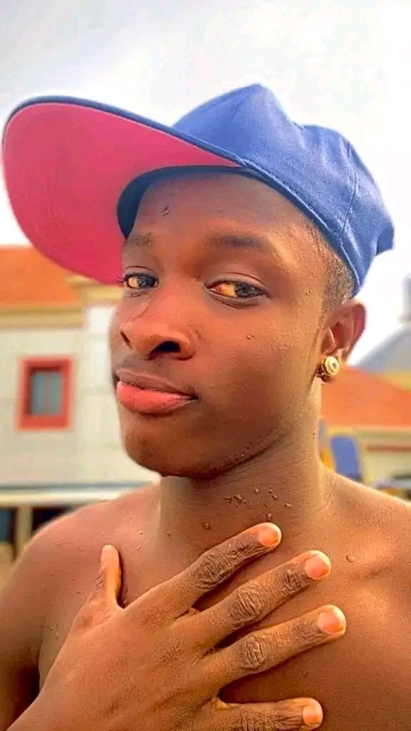 Pool 💙💕🌊 
#Purplesvee