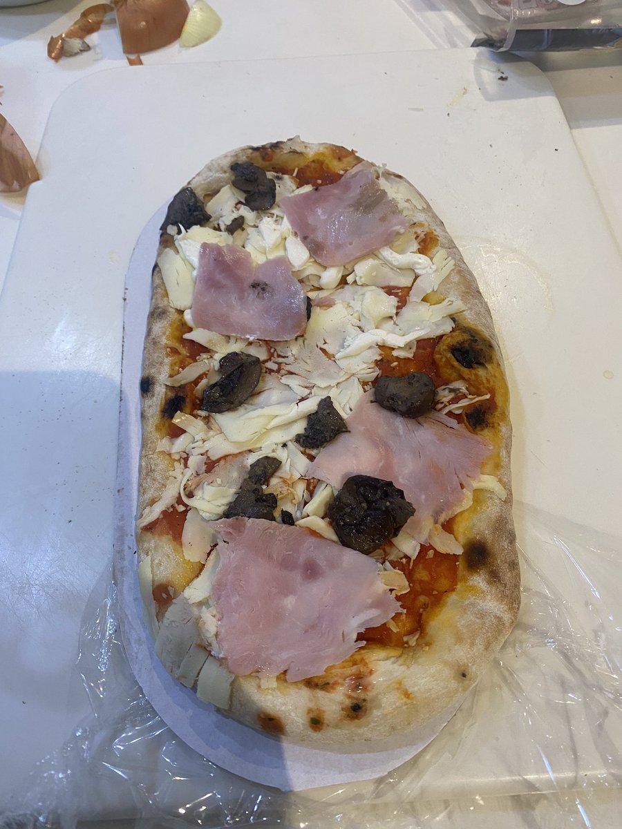 Julian1847's tweet photo. @AldiUK Generous with your toppings here! https://t.co/tcYj1j82Hq