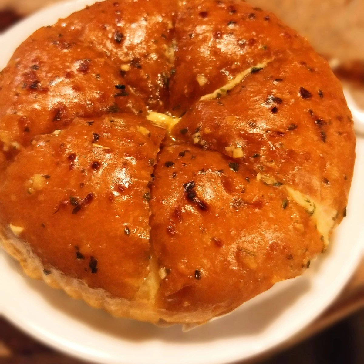 NDTVFood's tweet image. Love Garlic Bread? Wait Until You Try Korean Cream Cheese Buns
food.ndtv.com/webstories/foo…
#garlicbread #creamcheesebuns #korean