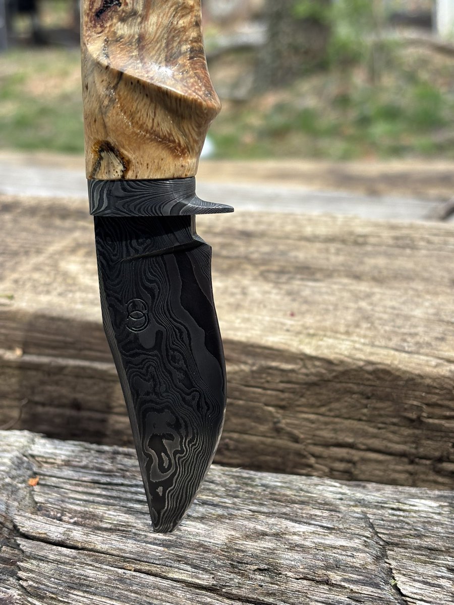 WJCKnife's tweet photo. Another sheath finished ✅ this one is for the Damascus hunter I finished up last fall - slowing digging out of my backlog 🤣 https://t.co/LrIKBzlXOp