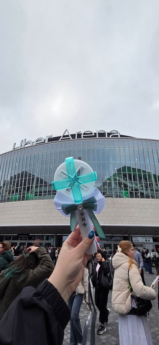 serenity1907's tweet photo. A week ago my biggest dream came true. During the concert I was so enchanted, so full of emotions I can't even put them into words. Thank you for being my youth, my tomorrow.
I hope I'll see you again one day 🩵
#TXTinBerlin 
#ACT_PROMISE_EP2_Berlin #TXT_TOUR_ACTPROMISE_EP2 https://t.co/Ypu7Se0v8D