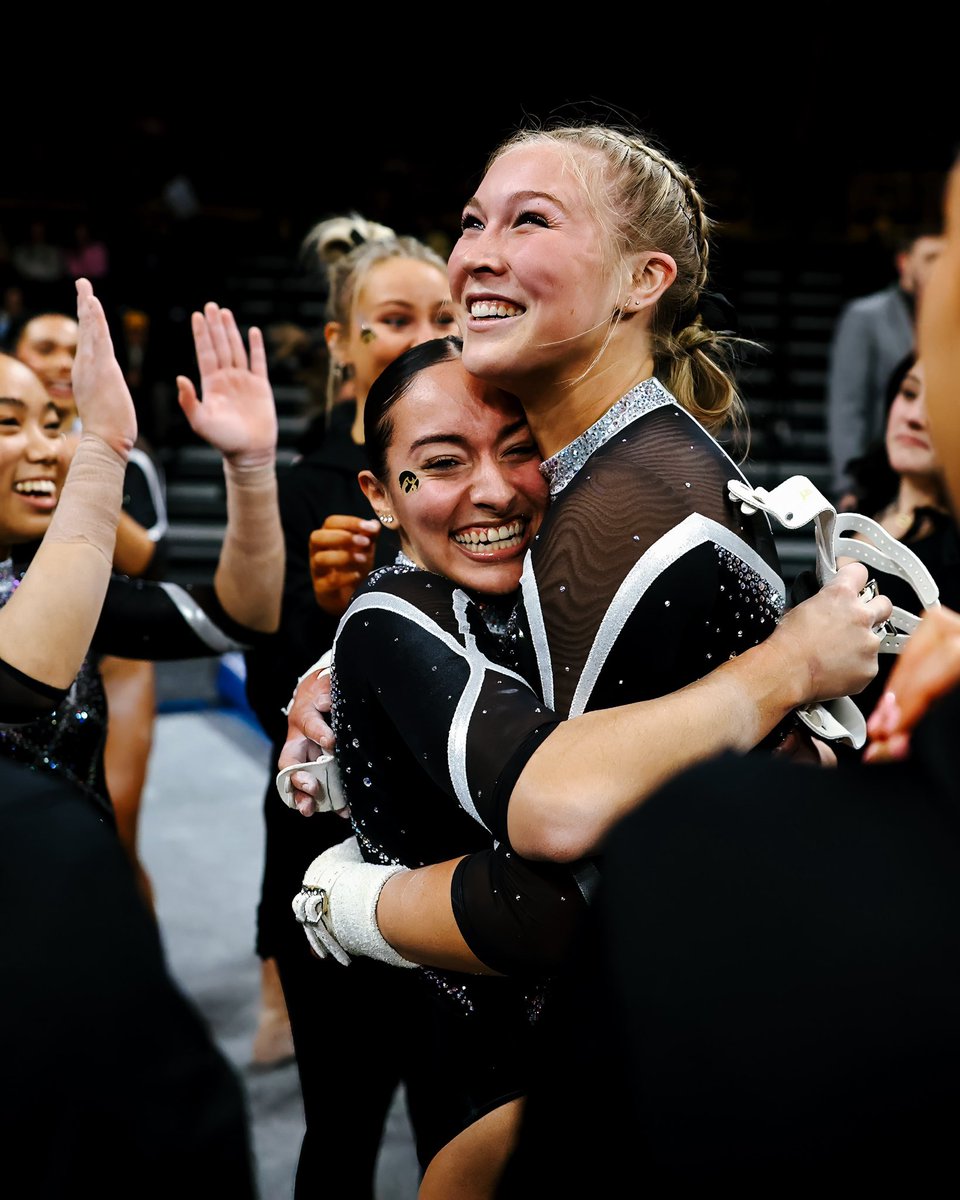 TheIowaHawkeyes's tweet photo. 𝐀𝐋𝐌𝐎𝐒𝐓 𝐒𝐇𝐎𝐖𝐓𝐈𝐌𝐄 𝐅𝐎𝐑 @IowaGymnastics ✨

🔜 NCAA Regionals 
📍Tuscaloosa, AL
🕐 1 PM CT | Tomorrow 
📺 ESPN+

#Hawkeyes https://t.co/cNEuGlp0qA