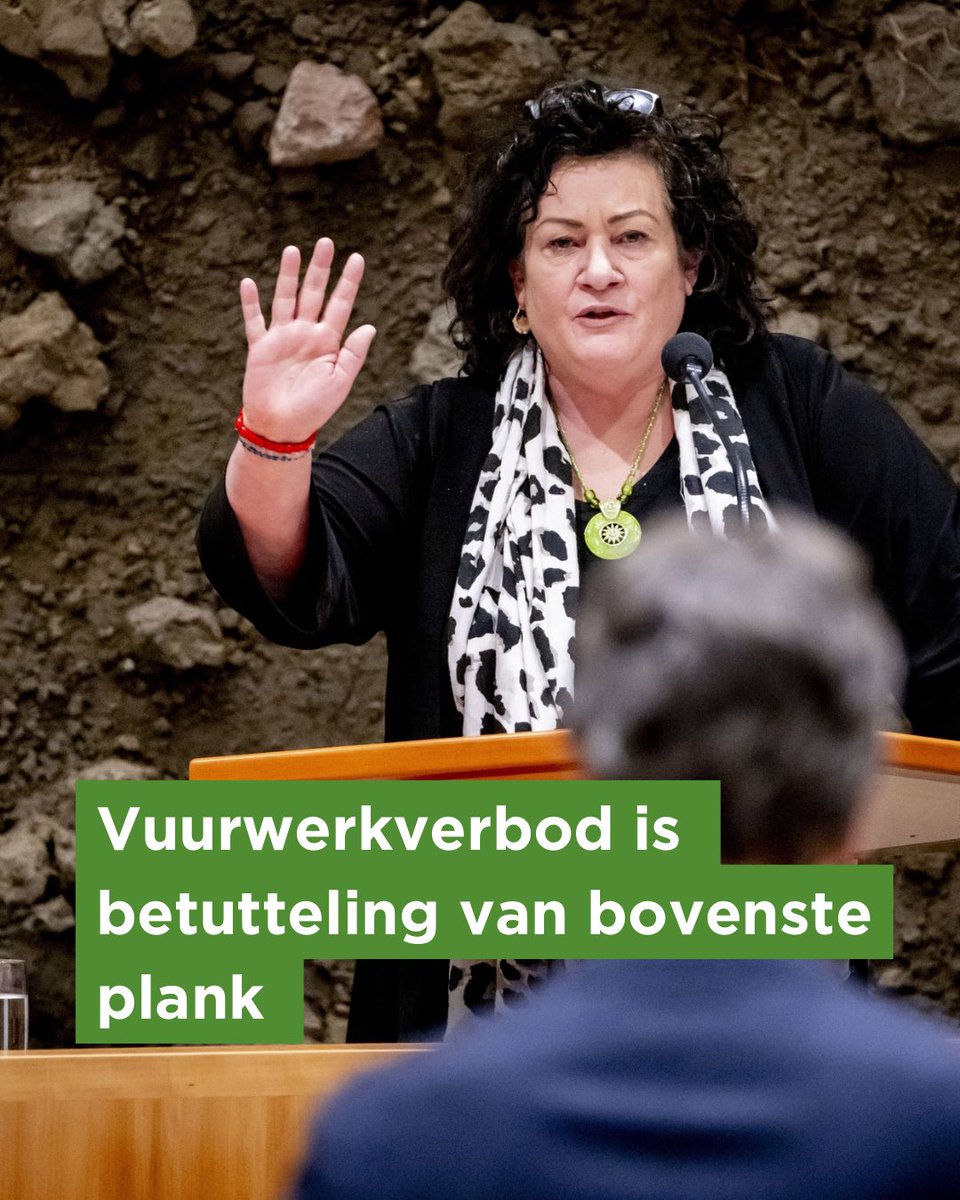 “#Vuurwerkverbod is aanval op traditie waar miljoenen Nederlanders plezier aan beleven.” Niet te handhaven zolang vuurwerk gewoon over de grens te koop is. 

“Georganiseerde vuurwerkcriminaliteit profiteert, terwijl hulpverleners straks met de brokken zitten.”👇🏻