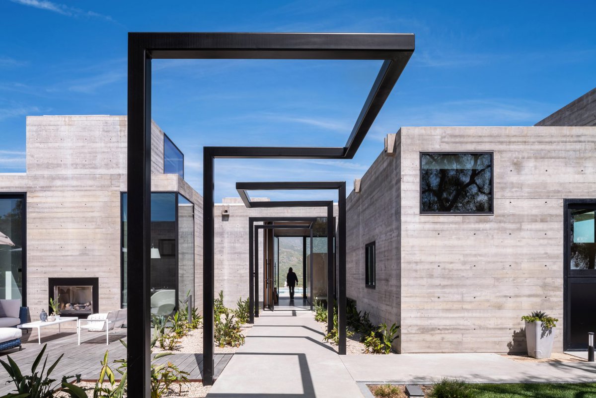 Dezeen tweet media