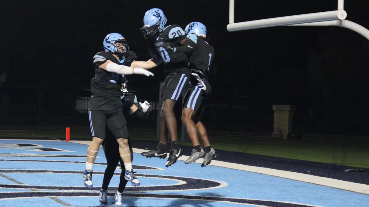 randygibson25's tweet photo. After a great conversation with @CoachParling I’m blessed to announce that I’ve received my first offer to Upper Iowa University(D2) https://t.co/FPvSStdoEy