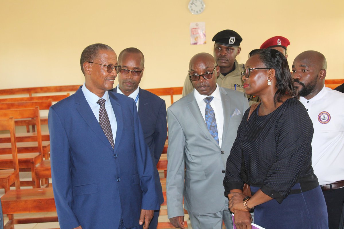 The Deputy Chief Justice, Hon. Justice Richard Buteera, has today commissioned Namayingo Justice Centre. 
The facility houses the Court, the Office of the Director of Public Prosecutions and Namayingo Central Police Station.