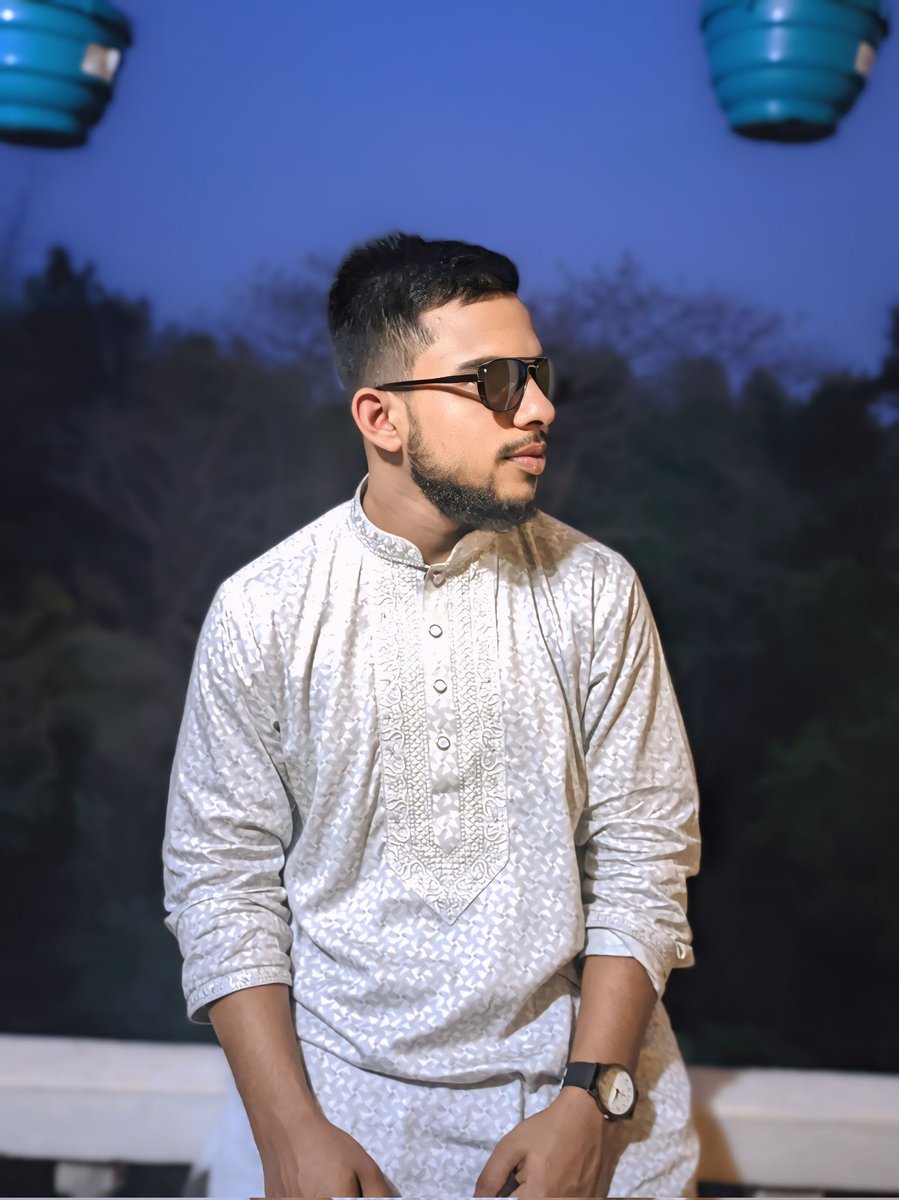 NajmulTweets's tweet photo. Simplicity is the best attitude. 🌿😊 https://t.co/5FSdNRCsez