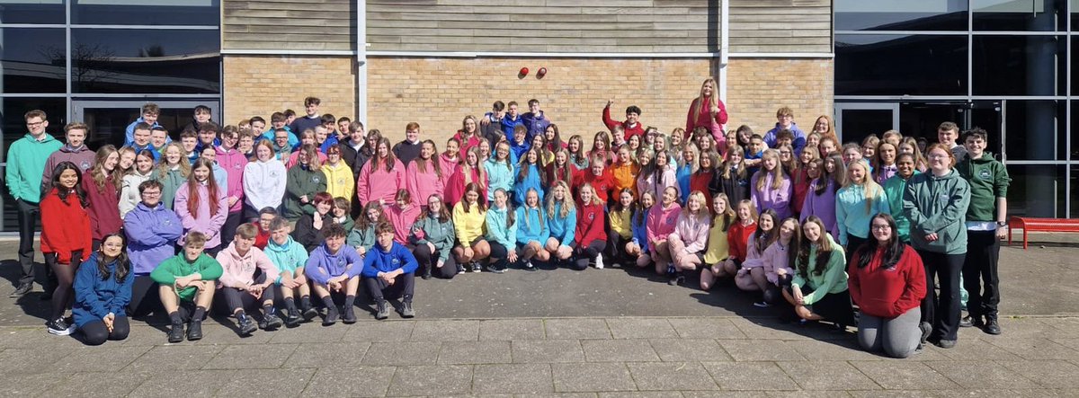 🎊Class of 2025! 🎊
A talented group of S6s excited about their future! We will miss you and wish you all the very best 👏👏👏