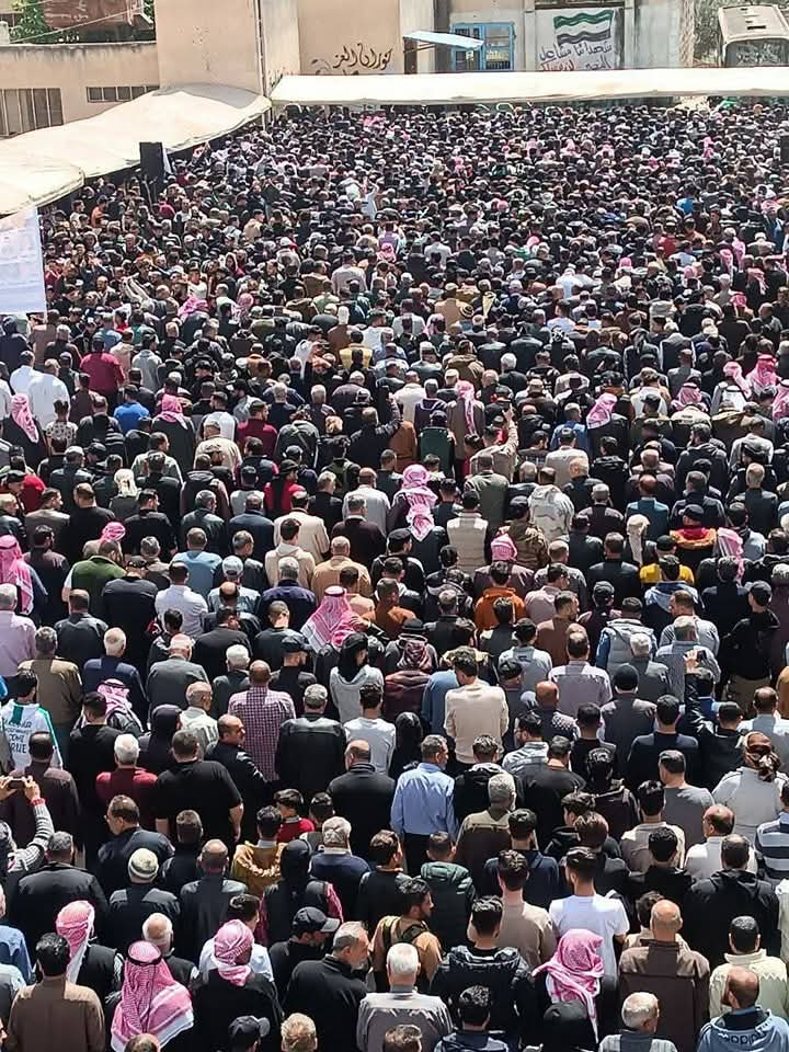 بعد استشهاد عددا كبيرا من الصحابة يوم معركة أُحد وبعد المصاب الذي أصاب المسلمين

قال النبي صلى الله عليه وسلم " اللهم لا يعلون عَلينَا 
اللهم لا قوة لنا إلا بك "

فنزل قوله تعالى : " وَلا تَهنُوا وَلا تَحزنُوا وَأنتُم الأعلَون إن كُنتُم مُؤمنِين " 
اللهم تقبلهم من الشهداء
