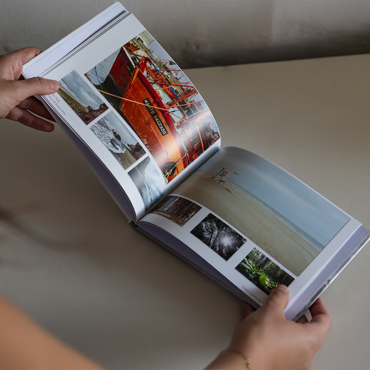 Eugeoptimista's tweet photo. Para los que todavía no se enteraron, este es mi primer libro de fotos de Argentina, estoy muy feliz! Queré tener uno, el precio es $35000.- con envío incluido a todo el país. Argentina como yo la veo, escribime. RT para que pueda llegar a todos los rincones❤️ https://t.co/8QVzf7tTId