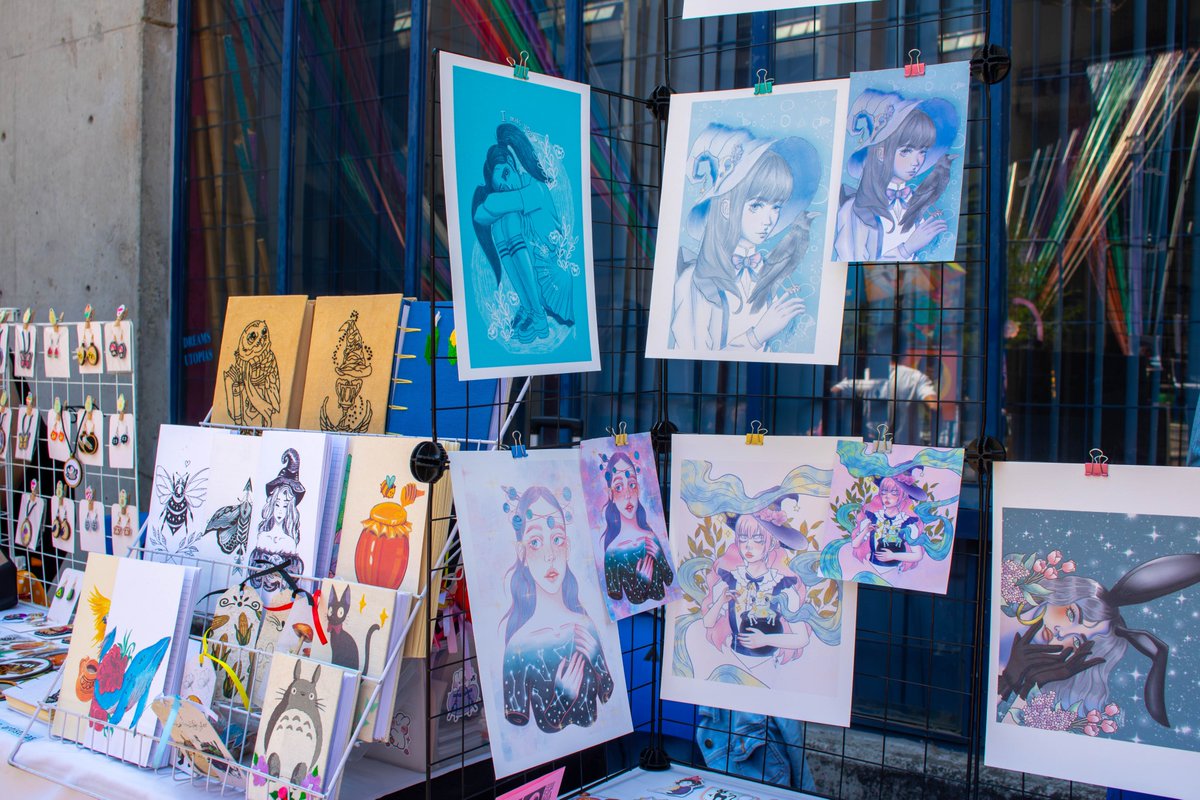 uamxoficial's tweet photo. #JardínDelArte

El arte floreció en el Jardín del Edificio R de la UAM. 🎨✨

Ilustración, pintura, fotografía, gráfica, arte objeto, stickers y más llenaron de creatividad este espacio, reuniendo talento y expresión en cada rincón. 🌿📸🖌️

#CYAD #UAMXochimilco #SomosUAM https://t.co/VYO2ja8fsF