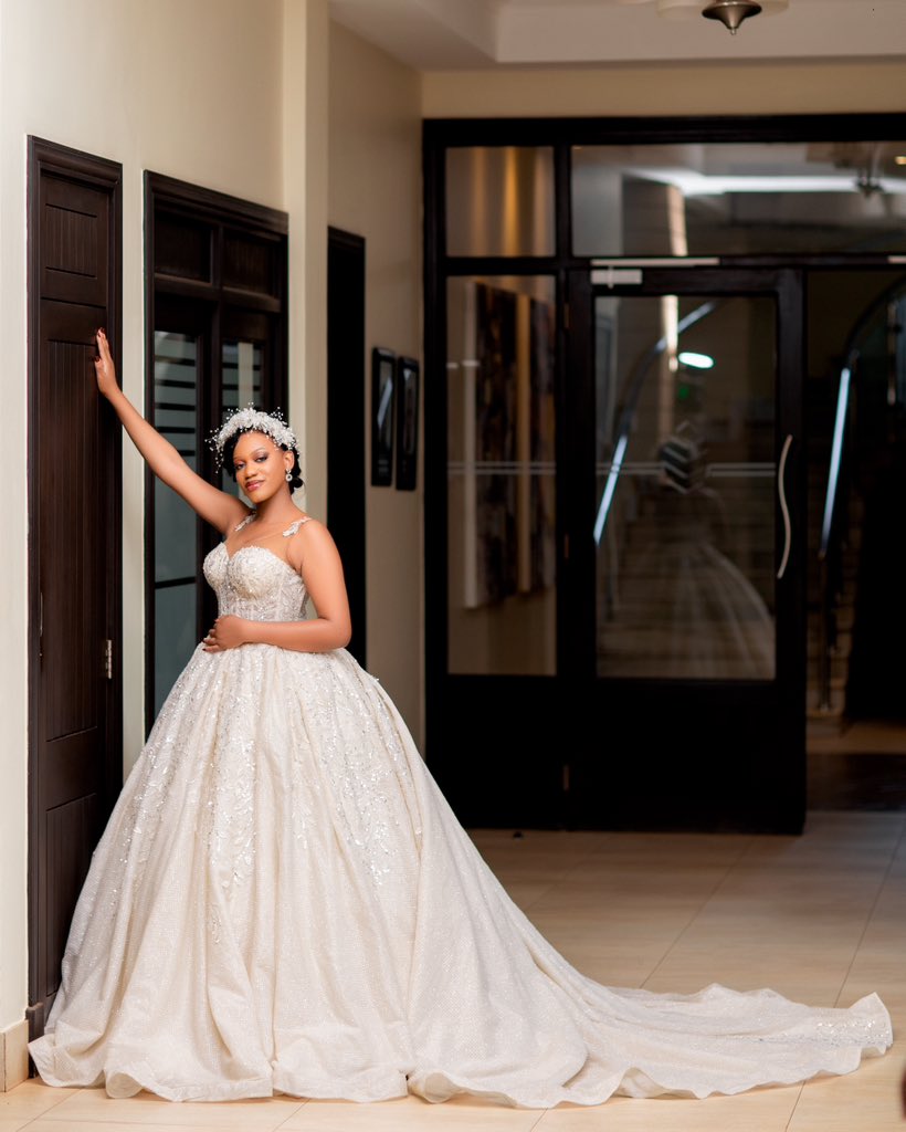 firstbridals's tweet photo. ✨📸HelloApril https://t.co/b5AnZRMKPB