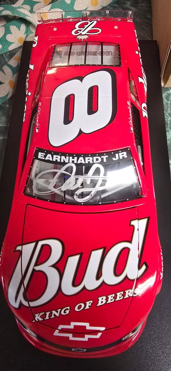 Dustin Sorber (@d_sorber9) on Twitter photo First quality issue with <a href="/Lionel_Racing/">Lionel Racing</a>. Chips on the hood. But still a great looking piece First quality issue with <a href="/Lionel_Racing/">Lionel Racing</a>. Chips on the hood. But still a great looking piece