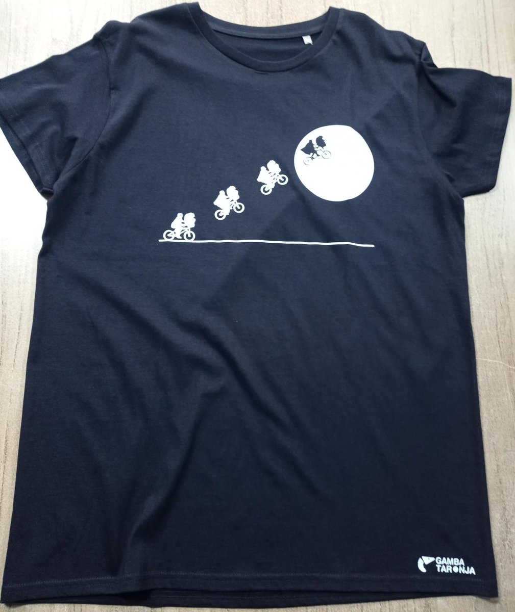 GalaxyComics1's tweet photo. #camisetas en tallas S, M, L y XL (2XL en algunos modelos). Alegres, divertidas, nostálgicas.... 
https://t.co/c1cCnTFsrN https://t.co/nTXG5vNNxJ