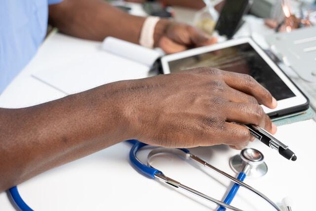 Enlace_Health's tweet photo. A recent survey of  200 healthcare industry experts, reveals that 82% anticipate a 15% rise in hospital and health system costs over the next six months due to tariff-related import expenses. 
https://t.co/RZnc1STwrK
#HealthcareCosts #HospitalFinance #Tariffs https://t.co/XH4Eb160UV