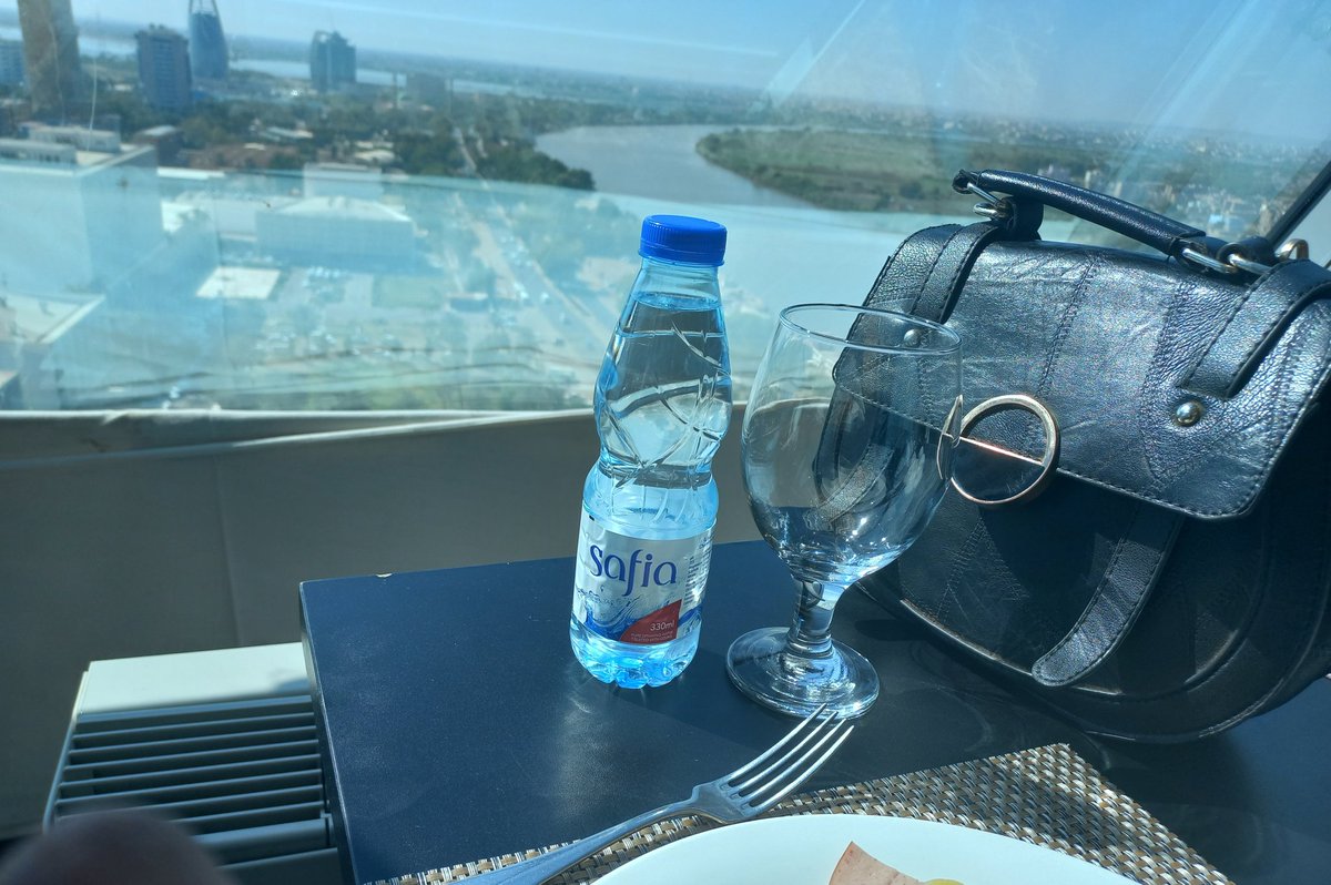 MaabTabir's tweet photo. نفس الاطلالة يوم ١٥ نوفمبر ٢٠٢٢ 
يا ليتها دامت لنا https://t.co/y6rr0l9HSd