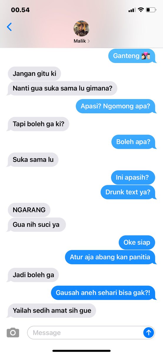 awanblueye's tweet photo. Sabar ya malik, semoga episode cinta bertepuk sebelah tangan ini ngga berlangsung lama. Maafin yuki yang dongo ngga peka peka ini ya :/

one tweet au.
#daffonyx #markyeri #markri https://t.co/RJeEgpSRxW