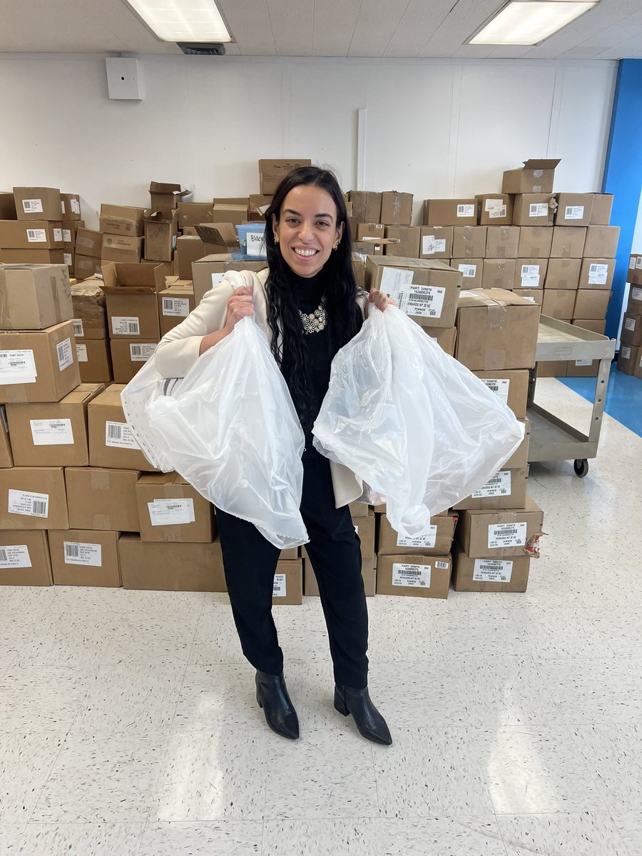 Danielle Clifford (@cliffordd31) on Twitter photo What other instructional coach would lug 2 garbage bags full of free intervention books back to their school for their students & teachers!? We love you, Ms. Kapoor! #AllForTheKids <a href="/Dreyfus49/">I.S. 49</a> Thank you <a href="/CSD31SI/">CSD31StatenIsland</a> <a href="/DocPalton/">Doc Palton</a> <a href="/CChavezD31/">Christine Chavez</a> 💜📚 What other instructional coach would lug 2 garbage bags full of free intervention books back to their school for their students & teachers!? We love you, Ms. Kapoor! #AllForTheKids <a href="/Dreyfus49/">I.S. 49</a> Thank you <a href="/CSD31SI/">CSD31StatenIsland</a> <a href="/DocPalton/">Doc Palton</a> <a href="/CChavezD31/">Christine Chavez</a> 💜📚