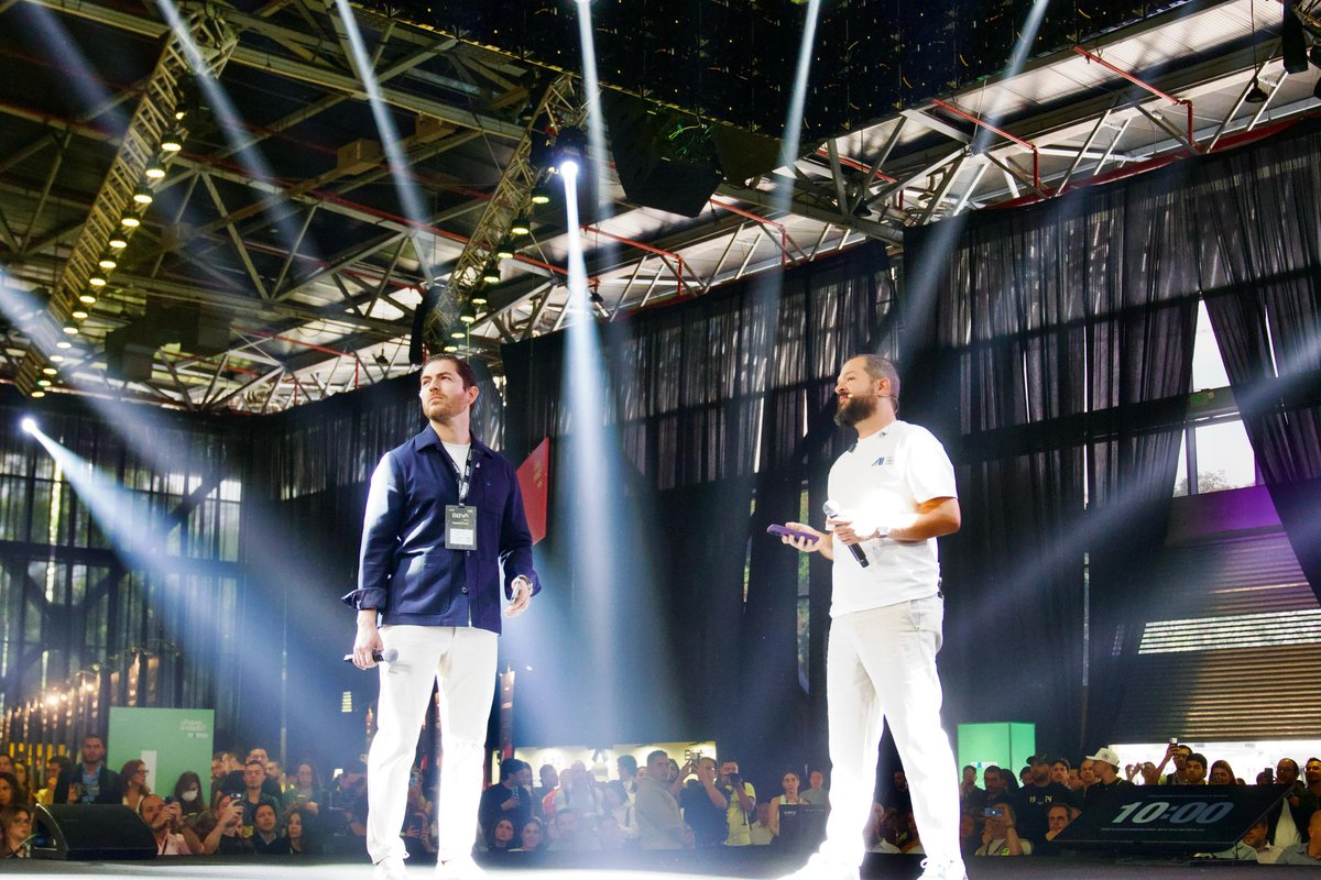 plazamayormed's tweet photo. ¡Medellín es #StartCo! 🔥🚀 el evento que reúne a todo el ecosistema emprendedor de la región en la subasta de startups más grande de LATAM. 💥

 Más de 350 startups de todo el país tendrán la oportunidad de conectar con el ecosistema empresarial para visibilizar, impulsar y potencializar sus ideas. 😎

📅 3 al 4 de abril en Plaza Mayor Medellín ¡aquí nos vemos! ¿Futuro o miedo? 

https://t.co/hnQQXjgibx

#StartCo2025 #Innovación