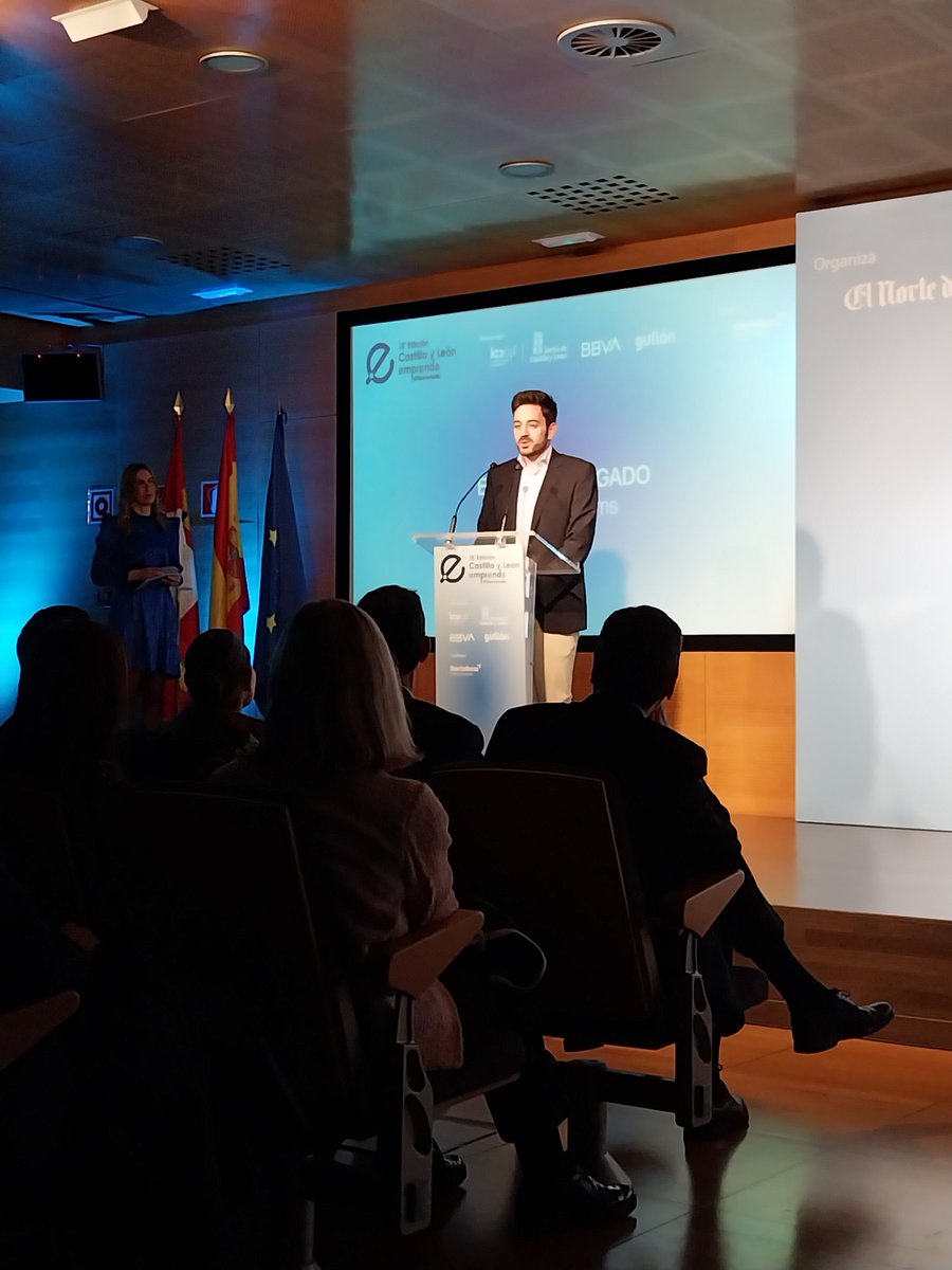 penchoha's tweet image. Enhorabuena Edu, CEO de @roams_es un premio muy merecido!!