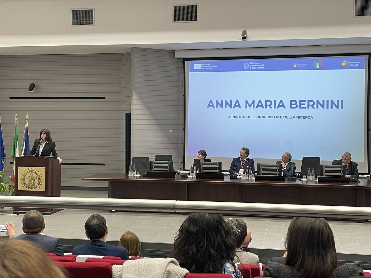 gbrancol's tweet photo. @CNRsocial_ La ministra Bernini supporta la ricerca ONE HEALTH!  @INF-ACT CONGRESS 2025! #science #infectiousdiseases #pnrr https://t.co/YfUvpZLpAb