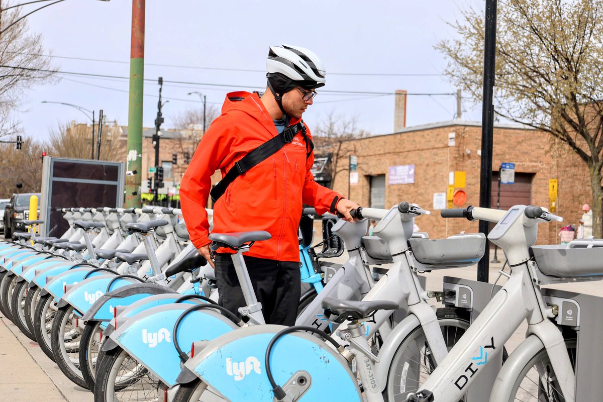 A new Divvy charging station is live at Broadway &amp; Waveland Ave! ⚡🚲🎉

This location is part of our growing network of docks that charge e-bikes while they’re parked, making it easier than ever to find a powered-up ride. 🚴🏽‍♀️💨