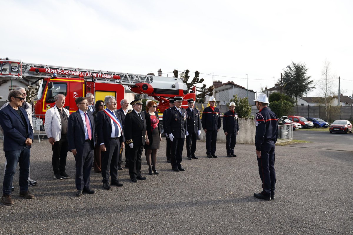 Sapeurs-Pompiers 77 tweet media