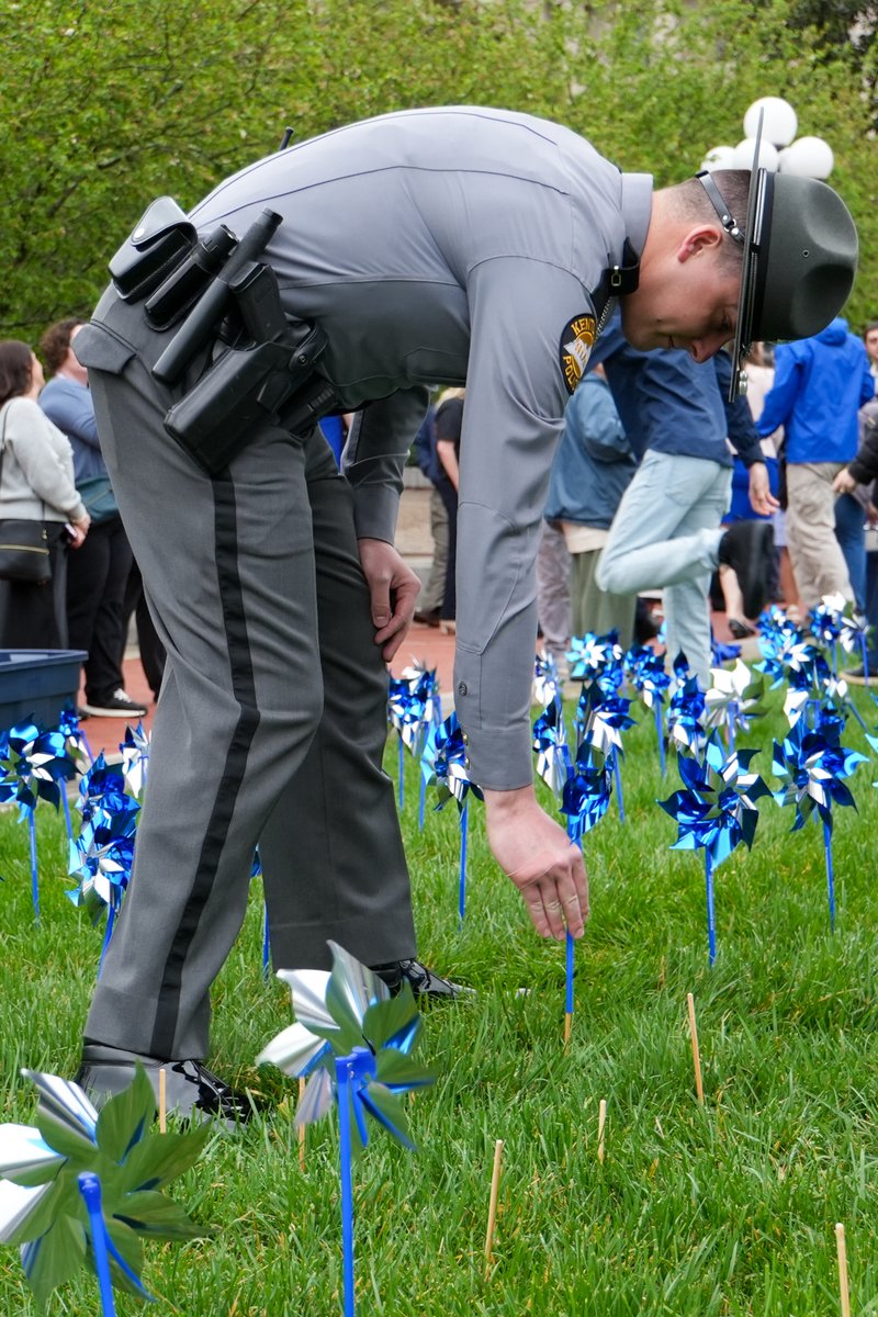 kystatepolice's tweet photo. KSP proudly joined @pcaky at the Capitol this week for #ChildAbusePreventionMonth. We started in the Rotunda, raising awareness for child safety, then planted pinwheels as a symbol of prevention and hope. Together, we stand against abuse. 💙 #PinwheelsForPrevention #KSP https://t.co/EJ48KUjAoE