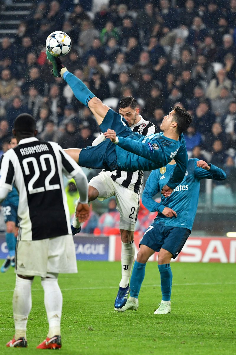 👨‍🎨 Cristiano Ronaldo, óleo sobre lienzo, 2018

#UCL | <a href="/Cristiano/">Cristiano Ronaldo</a>