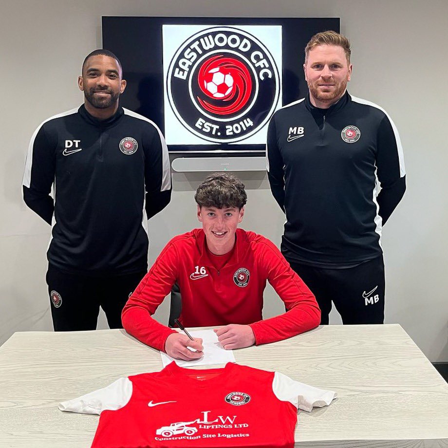EastwoodTownFC's tweet photo. Toby Takes Contract 

✍️ Toby Woodward joins fellow teenagers Finnley Commons and Alfie Flynn in signing a two-year contract with the club🙌

⭐️ The Rolls Royce of a midfielder has already appeared over twenty times for the First Team this season and has been hugely impressive. Those appearances include 4 starts and his first ever Senior goal👏 

🙏 Fantastic to have you on board Toby
