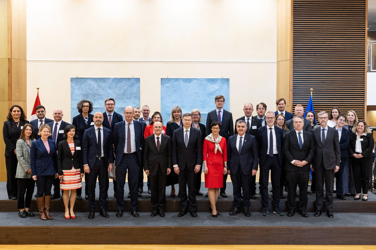 Investments thrive only in an environment of trust and stability.

At today's EU-Türkiye economic dialogue, I emphasised the importance of Rule of law and legal certainty in fostering economic growth, investments and competitiveness.

And while enhancing economic cooperation is