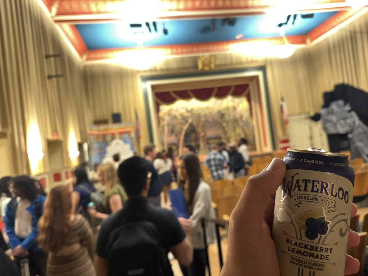 Shout out to our friends at <a href="/DoYouWaterloo/">Waterloo Sparkling</a> and Austin biz that’s always been a great partner to my foundation! <a href="/776foundation/">776 Foundation</a> 💪🙏
