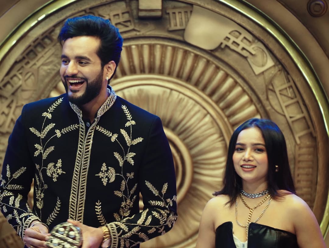 BollySpy's tweet photo. Game Of Greed | #AbhishekMalhan And #ManishaRani #AbhiSha https://t.co/MmoeaaF0ah