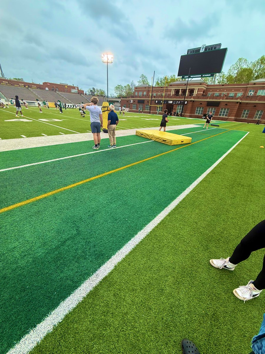 Rob_mac8's tweet image. Thank you coach @CoachNardo27 @NickWelsh18 @CharlotteFTBL for the great visit! I look forward to seeing yall again.
@Mrlockdown_92 @E_clazz @Bulldog_Recruit