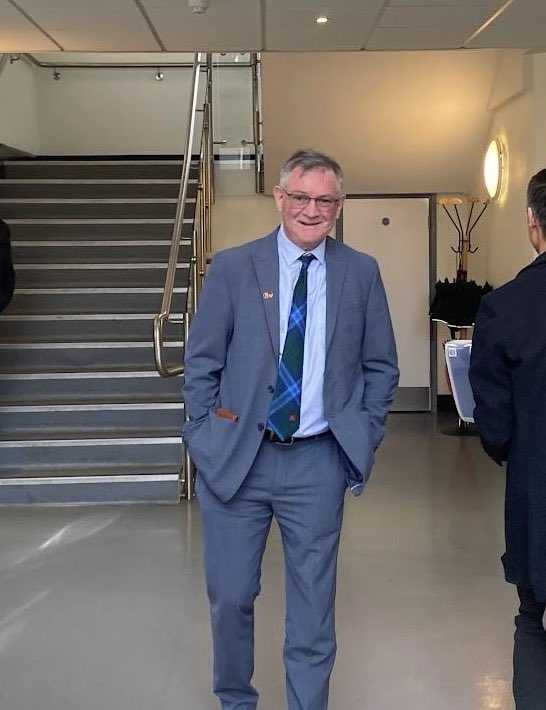 It is often said that no one is irreplaceable but …. what are we going to do without Mr Redmond?

Mr Redmond is retiring from Parmiter’s at the end of this term after 39 years.