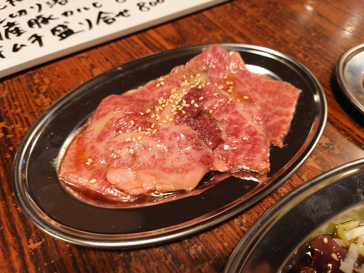 GtUwtIQHXlwlDQH's tweet photo. 成田・焼肉ZabutoN(ザブトン)。
焼き、刺し、ジンギスカン全部イケてた。
#成田 #三里塚 #焼肉 #ジンギスカン #ZabutoN #焼肉zabuton https://t.co/GhtVZqjTV7