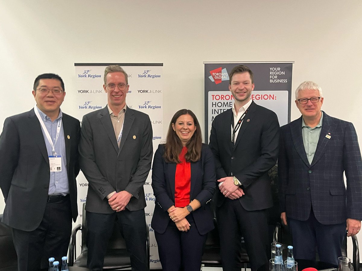 RH_EcDev's tweet image. Thanks to @myrichmondhill Mayor @DavidWest for kicking off the Panel: The Toronto Region – Leveraging its World-Leading AI Expertise and to @myrichmondhill based MARI for your expertise!
Great insights about the GTA, York Region &amp;amp; Richmond Hill!
#RHInnovation #ThinkingForward