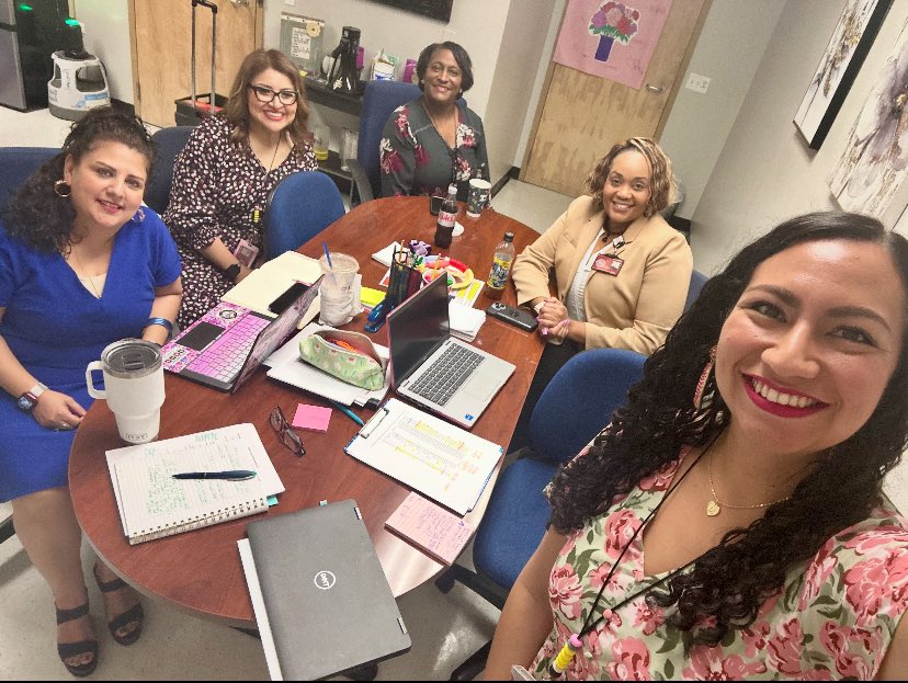 CanalesItzamara's tweet photo. We had a very productive check-in with @drklgilmor and @EdgewoodLeads for a collaborative review of @HBGElementary data action plan. We are definitely aligning campus goals, student achievement and progress. Thank you for all the support and feedback! @DrH_OnTheEdge @EISDofSA https://t.co/fqbC5BF7MU