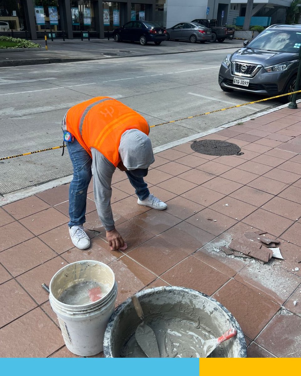 gyesigloxxi's tweet photo. Las acciones de reposición de porcelanato en la Víctor Emilio Estrada continúan sin parar🏗️✨ Trabajamos sin descanso para brindarte un entorno más seguro, moderno y agradable.  

📢 Si pasas por la zona, toma precauciones y ayúdanos a cuidar los nuevos espacios. https://t.co/H75S1YXojT