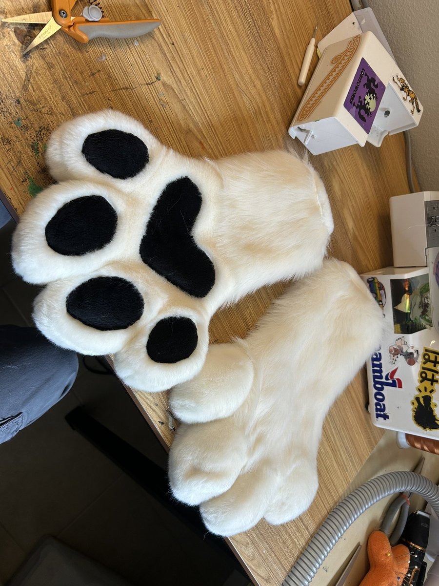 Doggy WIP 👀 
🪡<a href="/FrontRangeSuits/">🏔️🪡 Front Range Fursuits 🪡 🏔️</a> 
🐶 <a href="/NeutralLizHotel/">🐕⚽Liz T. Dog⚽🐕 🔜 AC, Megaplex</a>