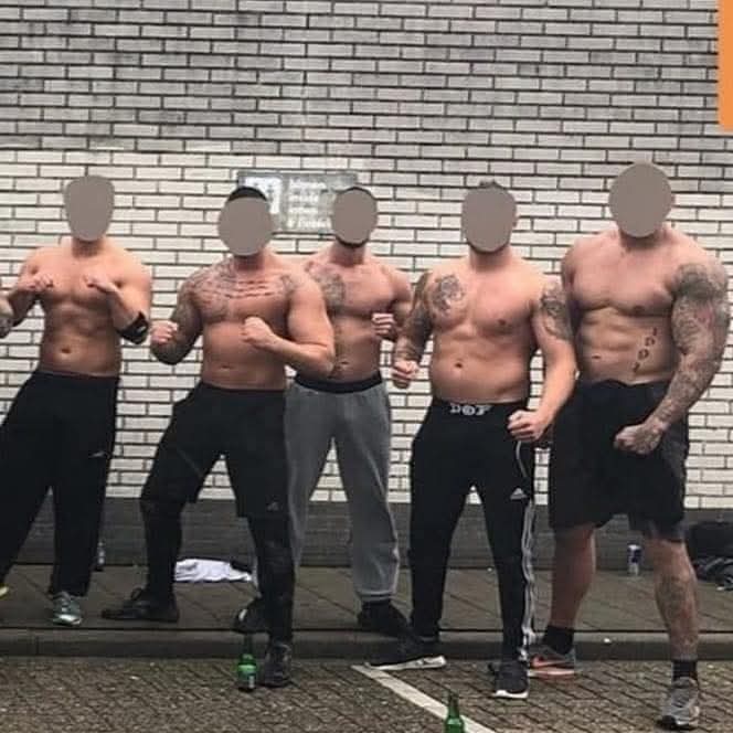 Den12manddk's tweet photo. Aalborg har altid været godt med ude for banen 👊🇩🇰 #Aalborg #Aalborghooligans #Hooligans #Hools #Fight https://t.co/gbz53e3qbt