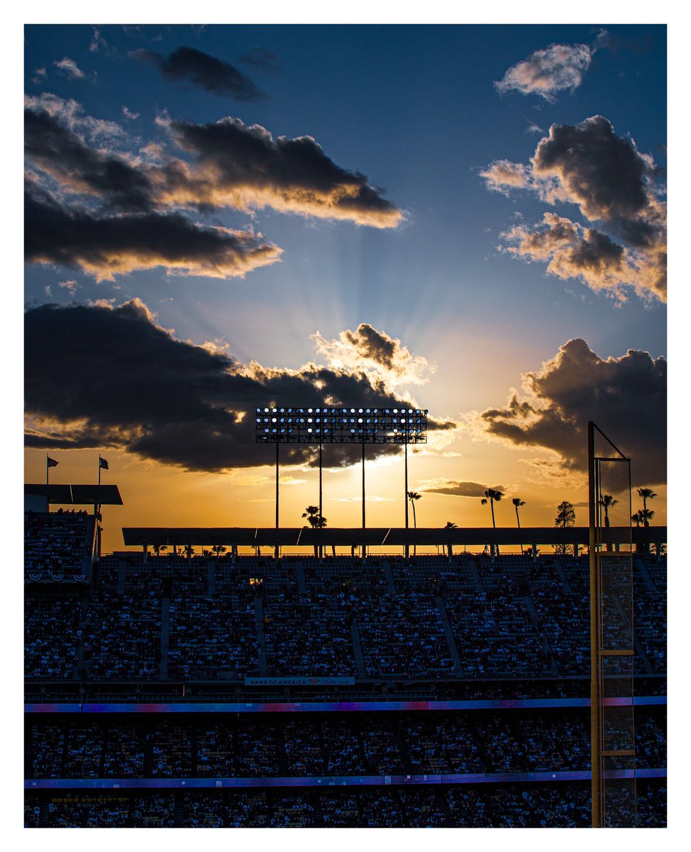 pelon2327's tweet photo. Dodger Stadium truly is “Blue Heaven on Earth”  #Dodgers #DodgerStadium https://t.co/NGHnv8IqBK