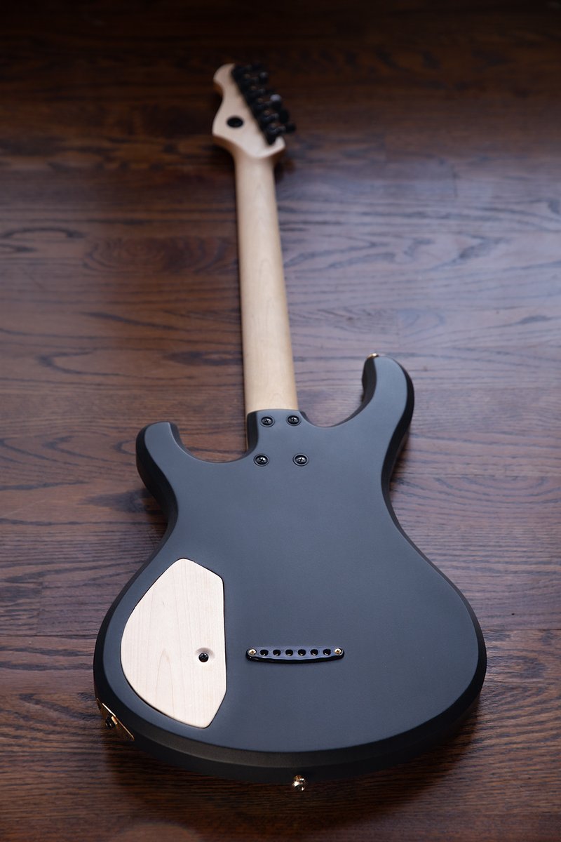 Custom Ranger Standard - Grip Finish
$3800 - Made in USA // Made in Kansas.
American Black Cherry jerichoguitars.com/product/custom…