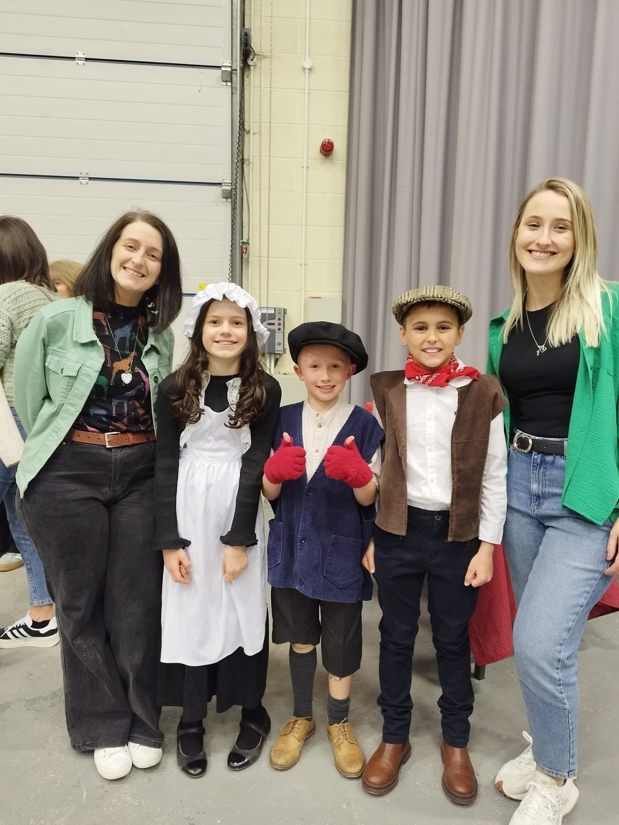 Adran y Gymraeg a Llythrennedd YHR (@cymraegyhr) on Twitter photo Eisteddfod Sir oed cynradd. Llongyfarchiadau i bawb unwaith eto! <a href="/YsgolHR/">Ysgol Henry Richard</a> <a href="/EisteddfodUrdd/">Eisteddfod yr Urdd a’r Celfyddydau</a> <a href="/UrddCeredigion/">Urdd Ceredigion</a> Eisteddfod Sir oed cynradd. Llongyfarchiadau i bawb unwaith eto! <a href="/YsgolHR/">Ysgol Henry Richard</a> <a href="/EisteddfodUrdd/">Eisteddfod yr Urdd a’r Celfyddydau</a> <a href="/UrddCeredigion/">Urdd Ceredigion</a>