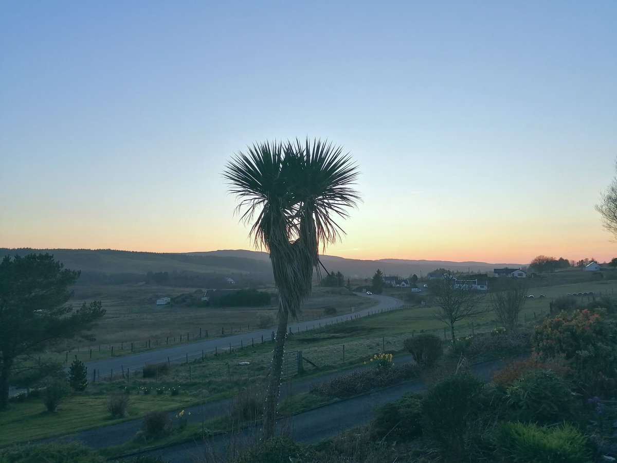 Graeme Deas (@graemedeas) on Twitter photo Great start to April on Skye, with a belter of day here, Warm enough for Shorts and Tee Shirts today, and a settled forecast until next week 😍😍 #Skye <a href="/BBCScotWeather/">BBC Scotland Weather</a> Great start to April on Skye, with a belter of day here, Warm enough for Shorts and Tee Shirts today, and a settled forecast until next week 😍😍 #Skye <a href="/BBCScotWeather/">BBC Scotland Weather</a>